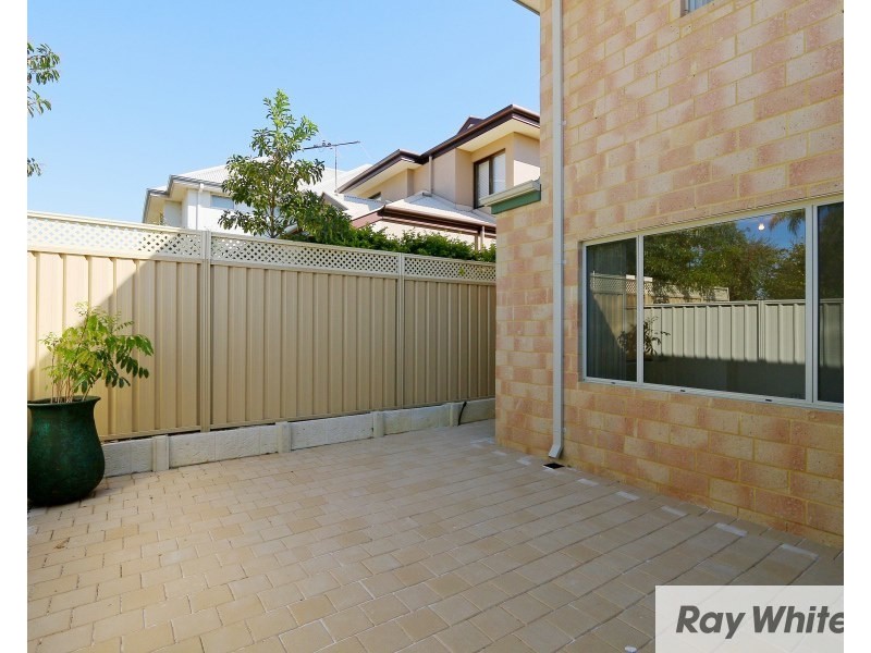 3B Civic Gardens, Cannington WA 6107