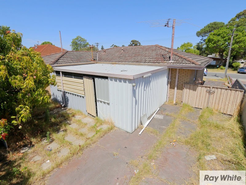 26 Hartfield Street, Queens Park WA 6107