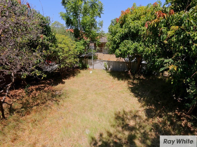 26 Hartfield Street, Queens Park WA 6107