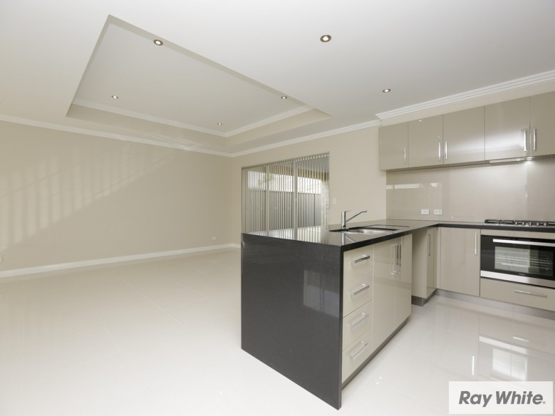 2/221 William Street, Beckenham WA 6107