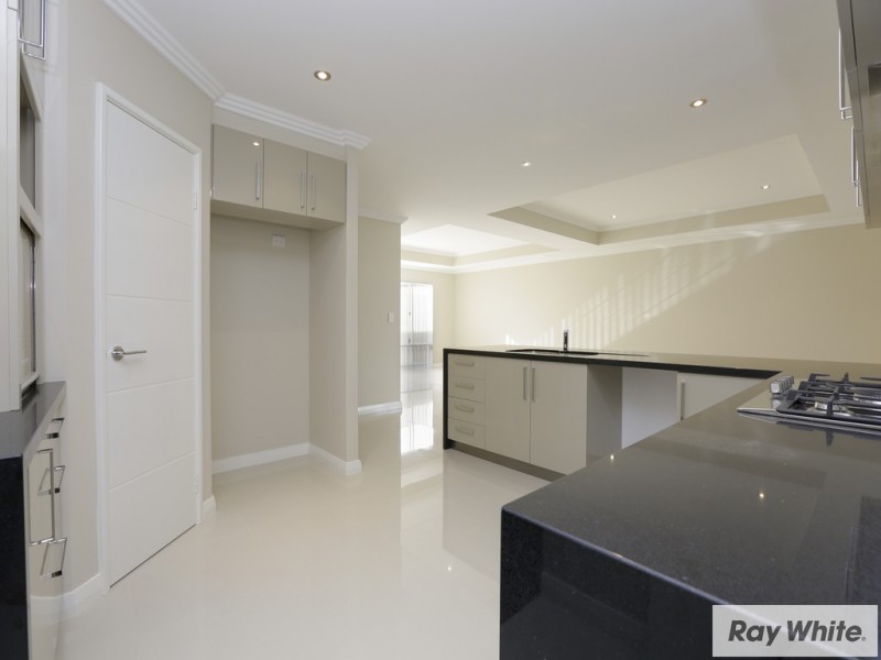 2/221 William Street, Beckenham WA 6107