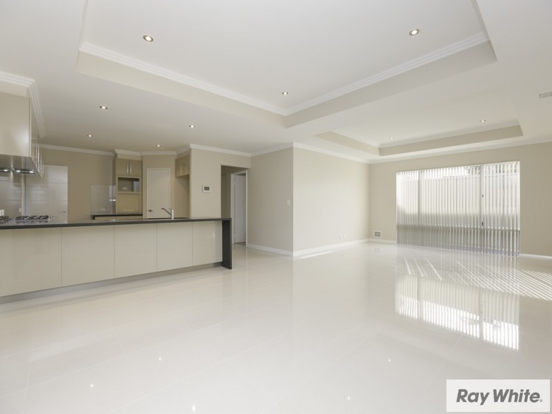 2/221 William Street, Beckenham WA 6107