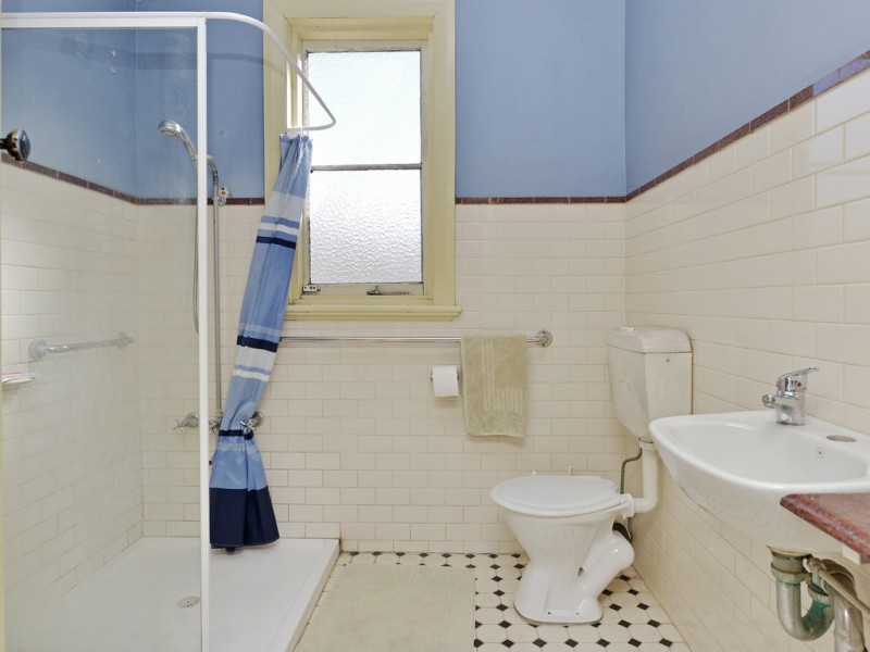 21 Station St, Cannington WA 6107