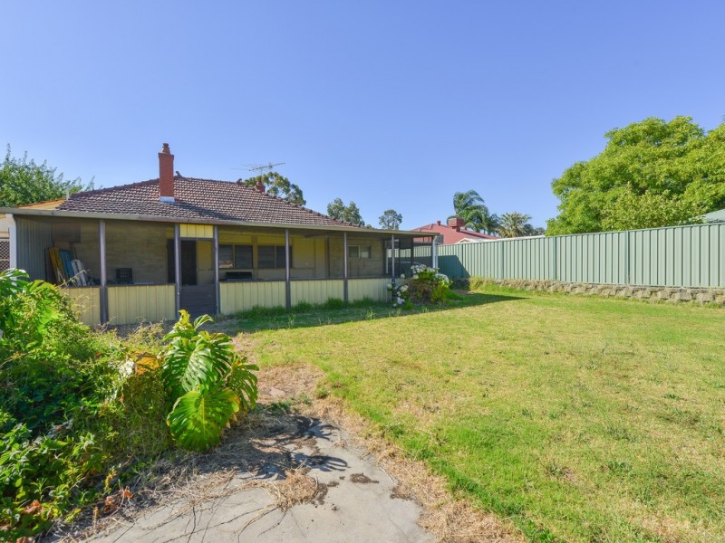 21 Station St, Cannington WA 6107