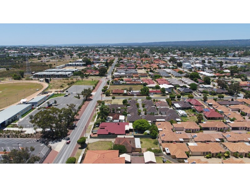 21 Station St, Cannington WA 6107