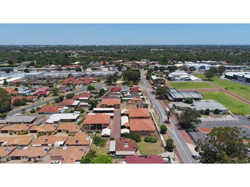 21 Station St, Cannington WA 6107