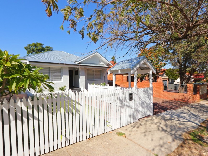 104 KENT STREET, East Victoria Park WA 6101