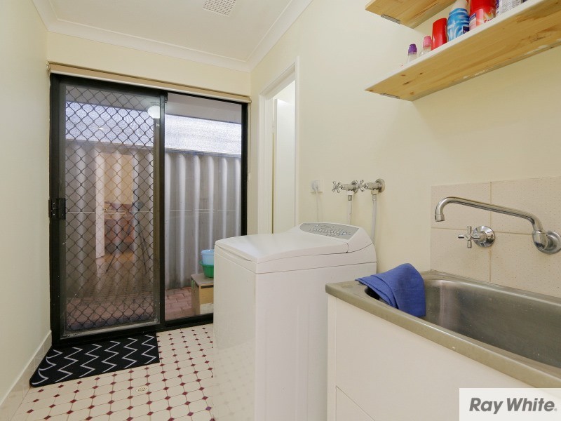 14 Forman Court, Queens Park WA 6107