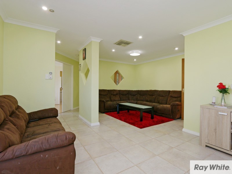 14 Forman Court, Queens Park WA 6107