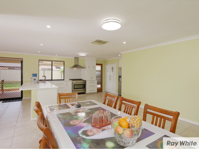 14 Forman Court, Queens Park WA 6107