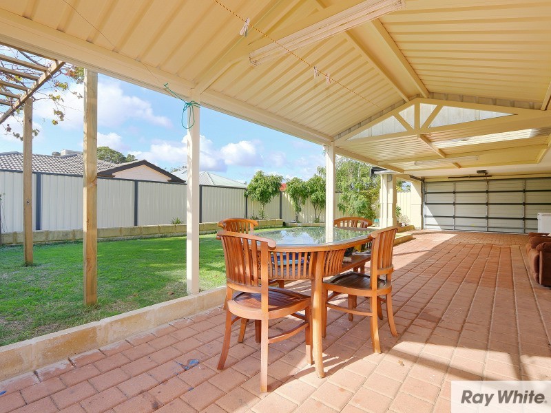 14 Forman Court, Queens Park WA 6107