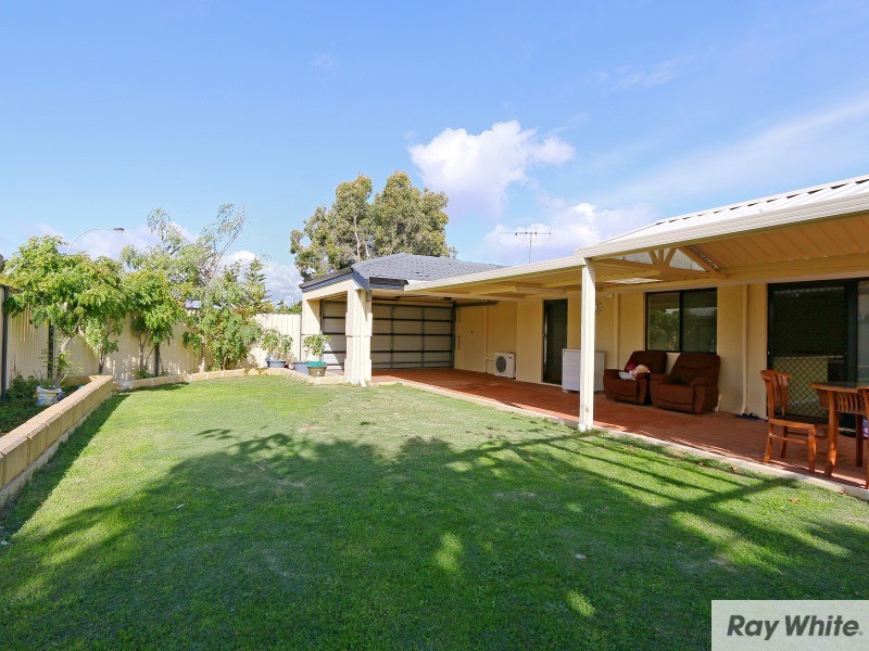 14 Forman Court, Queens Park WA 6107