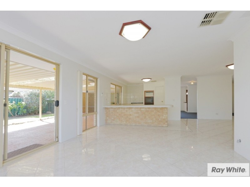 7 Norbertine Close, Queens Park WA 6107