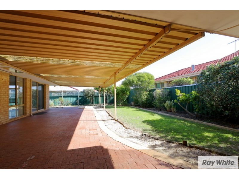 7 Norbertine Close, Queens Park WA 6107