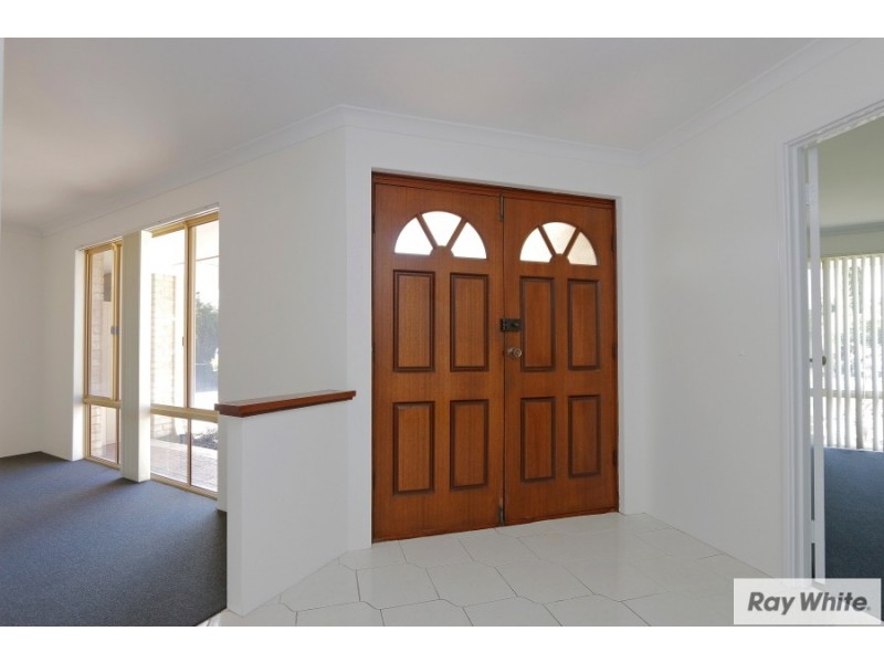 7 Norbertine Close, Queens Park WA 6107