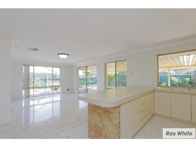 7 Norbertine Close, Queens Park WA 6107