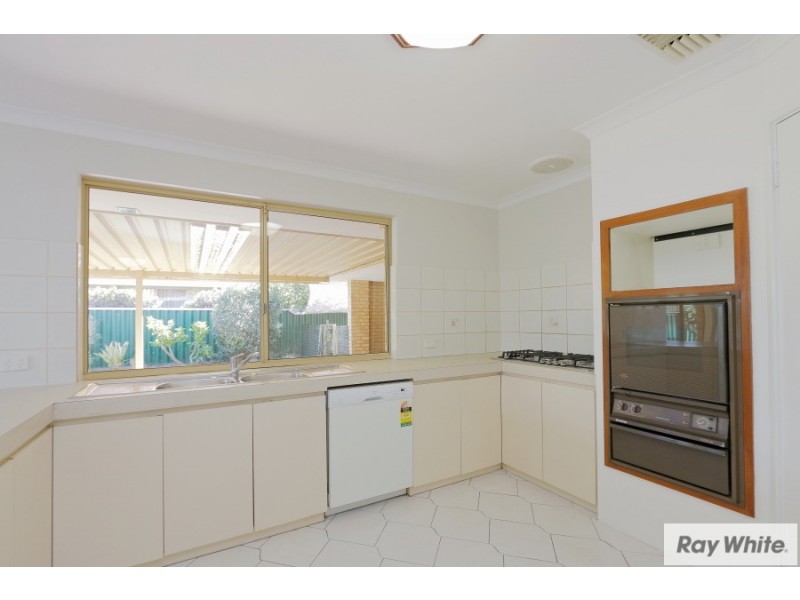 7 Norbertine Close, Queens Park WA 6107