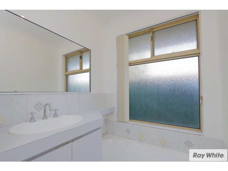 7 Norbertine Close, Queens Park WA 6107