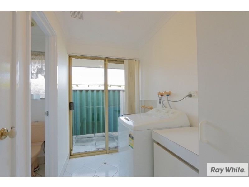 7 Norbertine Close, Queens Park WA 6107