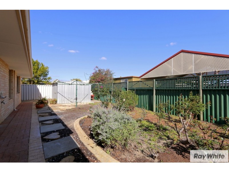 7 Norbertine Close, Queens Park WA 6107