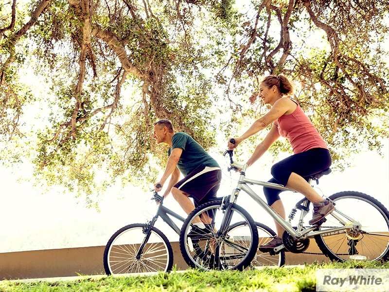 138-146 Centre Street, Queens Park WA 6107