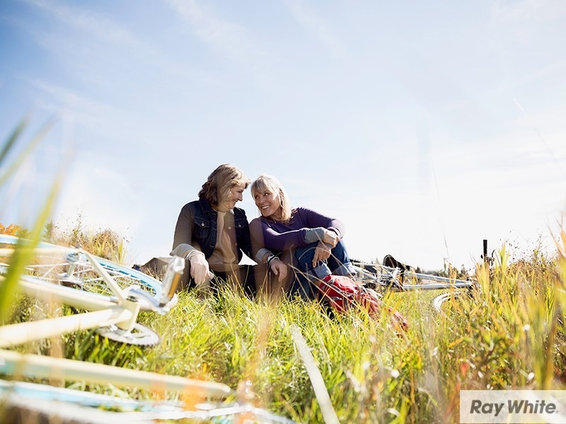 138-146 Centre Street, Queens Park WA 6107