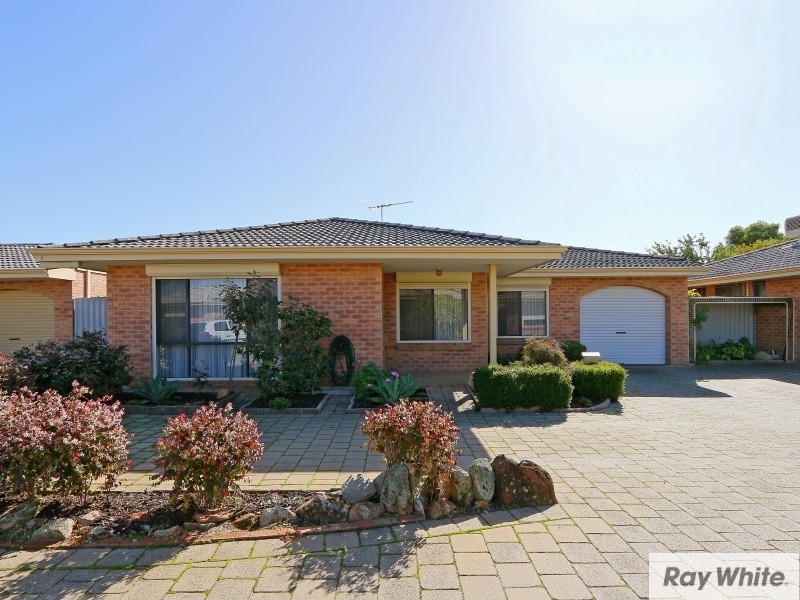 30 Dealy Close, Cannington WA 6107