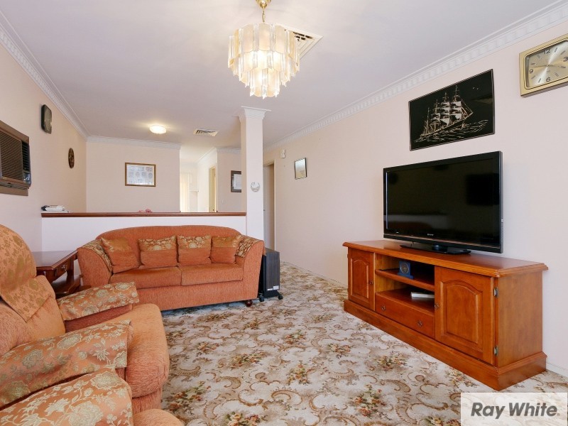 30 Dealy Close, Cannington WA 6107