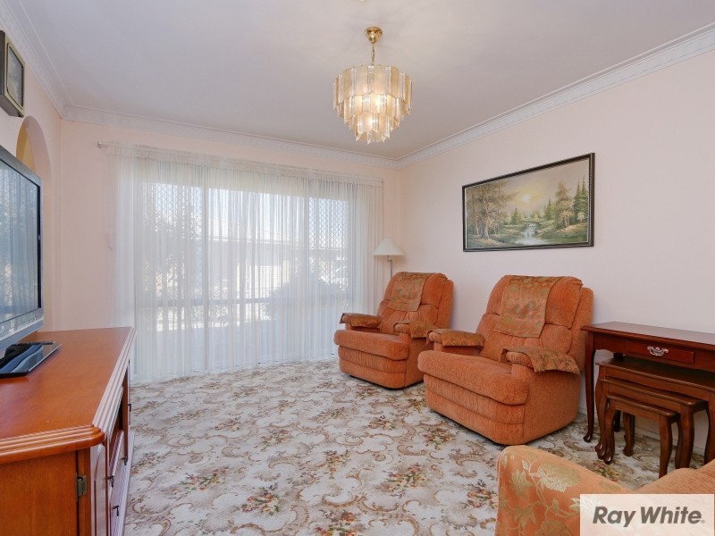 30 Dealy Close, Cannington WA 6107