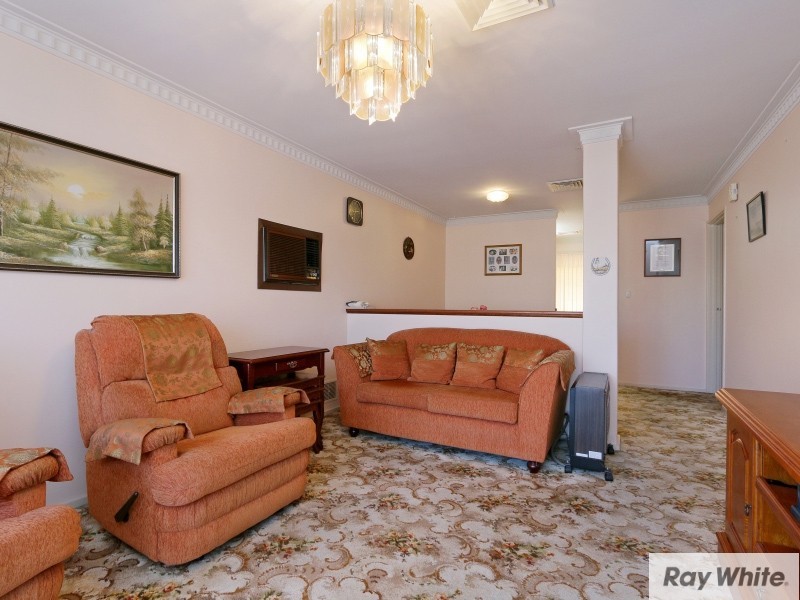 30 Dealy Close, Cannington WA 6107