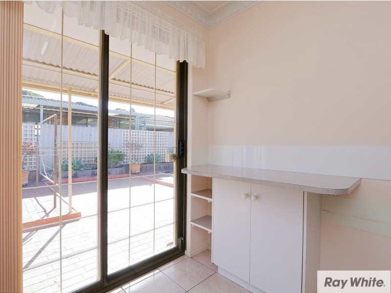 30 Dealy Close, Cannington WA 6107