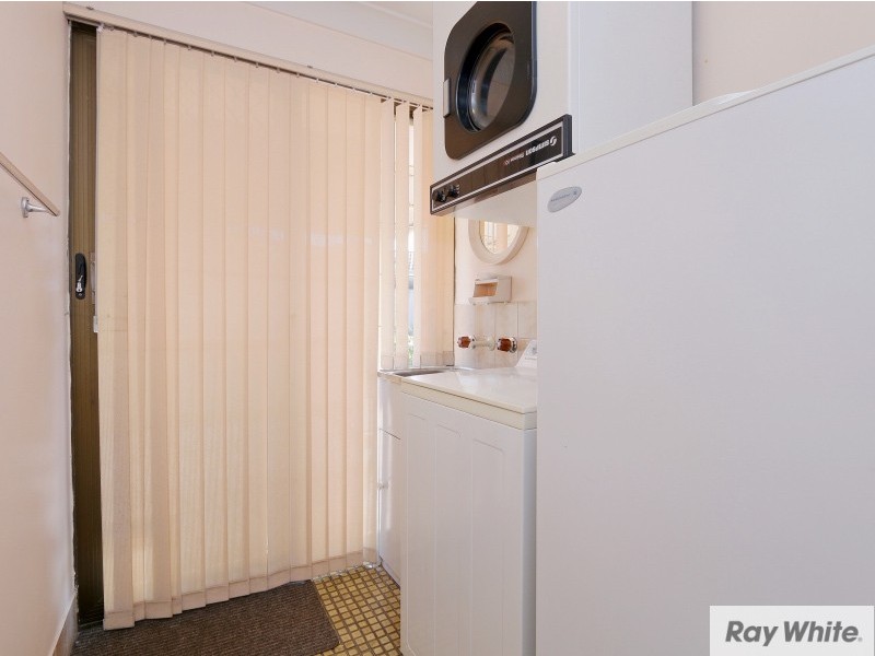 30 Dealy Close, Cannington WA 6107