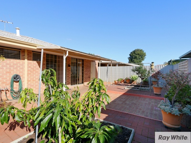 30 Dealy Close, Cannington WA 6107