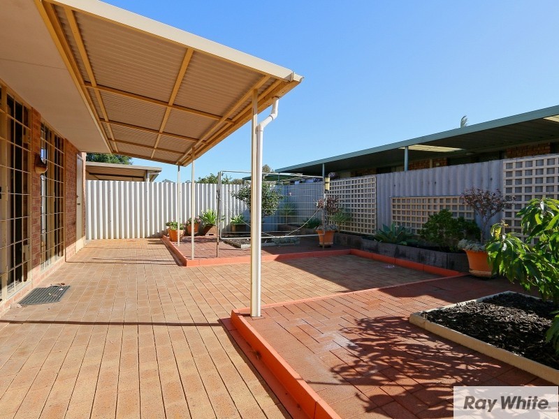 30 Dealy Close, Cannington WA 6107