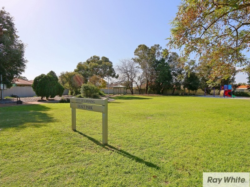 30 Dealy Close, Cannington WA 6107