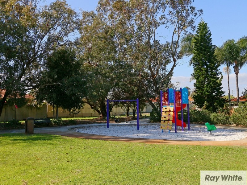 30 Dealy Close, Cannington WA 6107