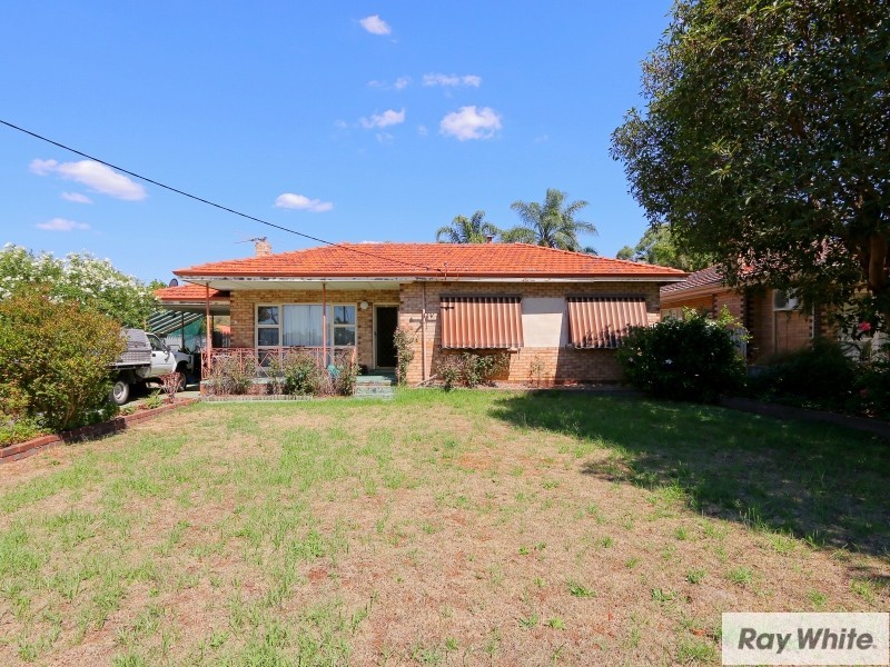 14 Nicholson Road, Beckenham WA 6107