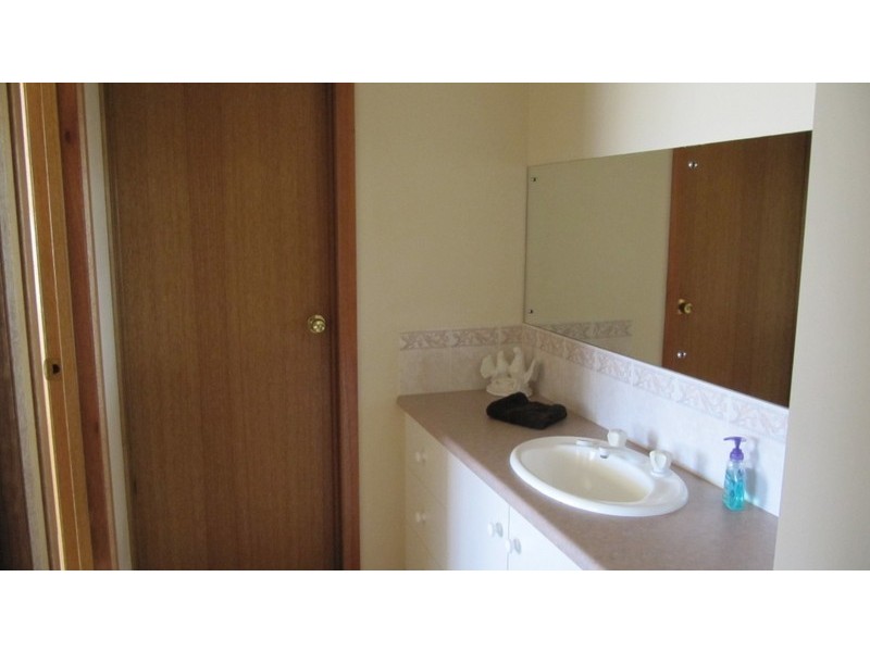 80 Stately Way, Wallaroo SA 5556