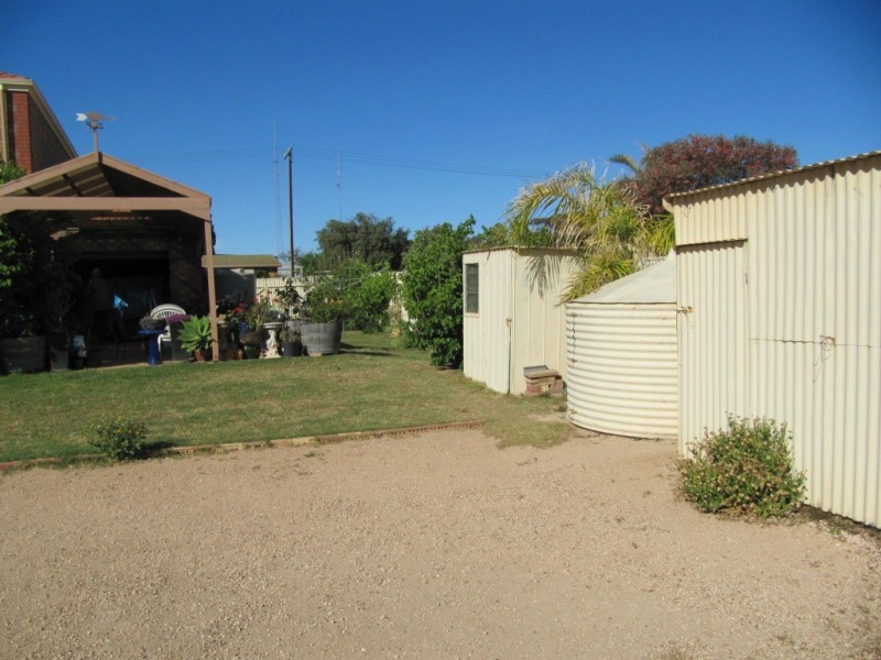 2 Emu Street, Wallaroo SA 5556