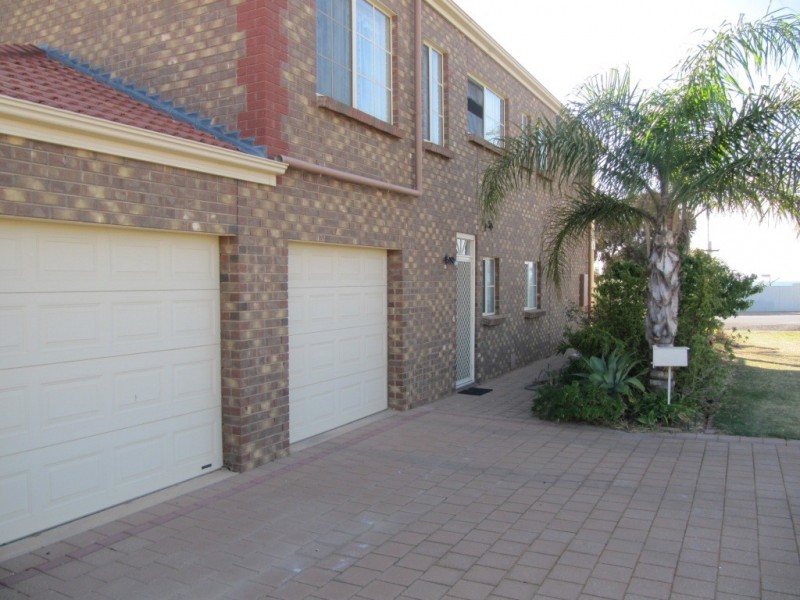 2 Emu Street, Wallaroo SA 5556