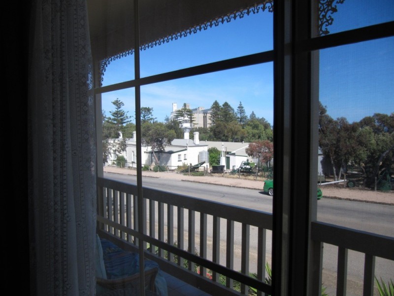 2 Emu Street, Wallaroo SA 5556