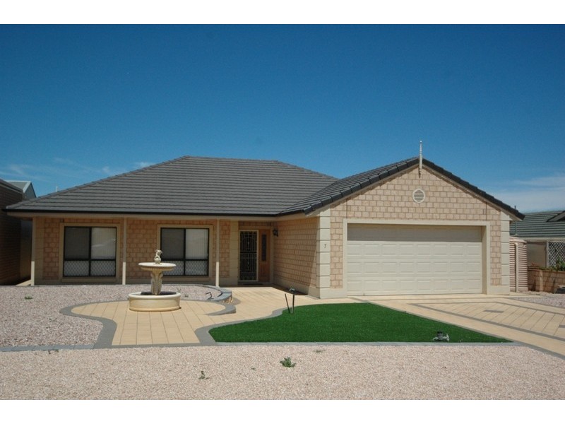 7 Gilmore Crescent, Wallaroo SA 5556