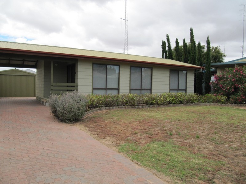 22 Trelawney Street, Moonta Bay SA 5558