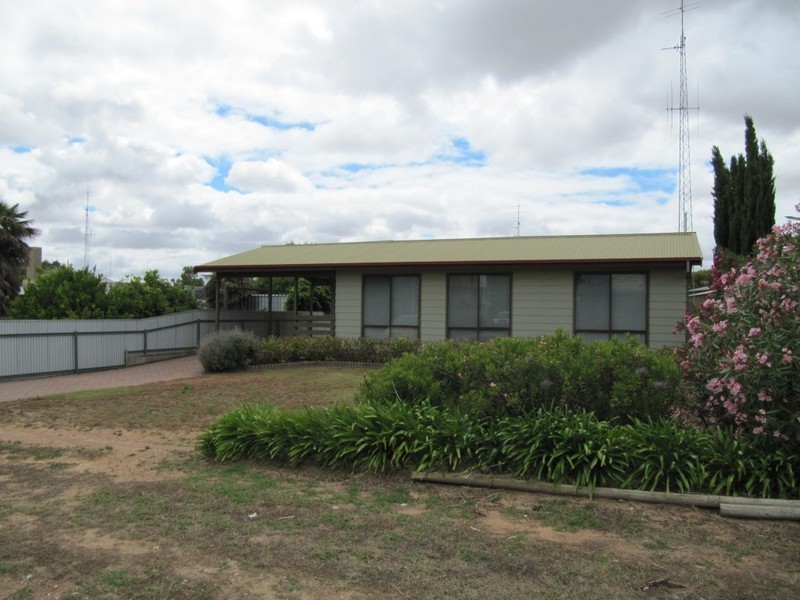 22 Trelawney Street, Moonta Bay SA 5558
