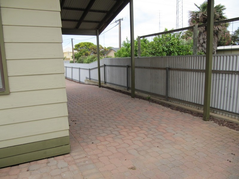 22 Trelawney Street, Moonta Bay SA 5558