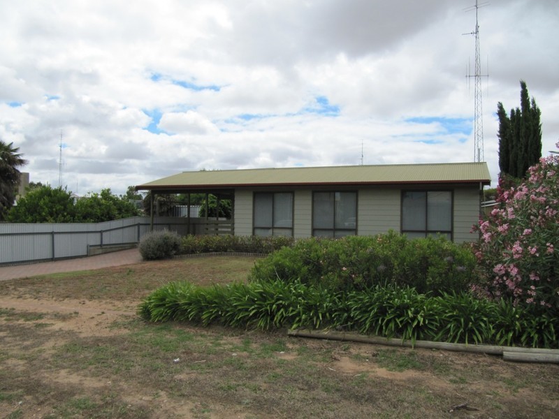 22 Trelawney Street, Moonta Bay SA 5558
