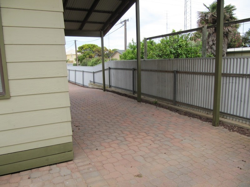 22 Trelawney Street, Moonta Bay SA 5558