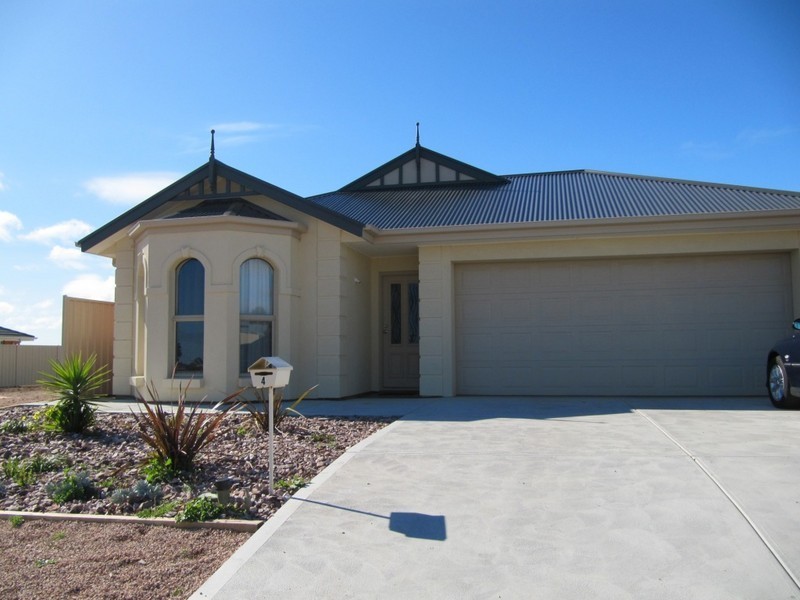 4 Albatross Road, Wallaroo SA 5556