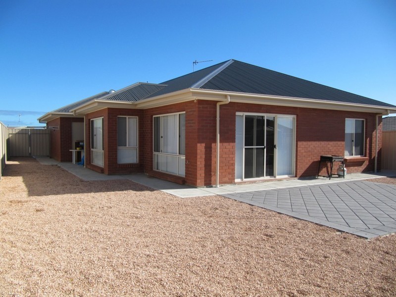 4 Albatross Road, Wallaroo SA 5556