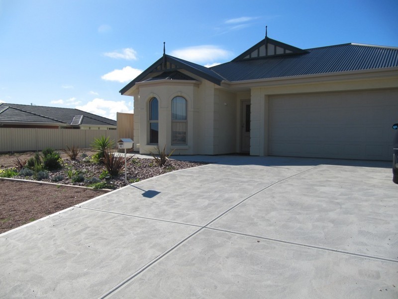 4 Albatross Road, Wallaroo SA 5556